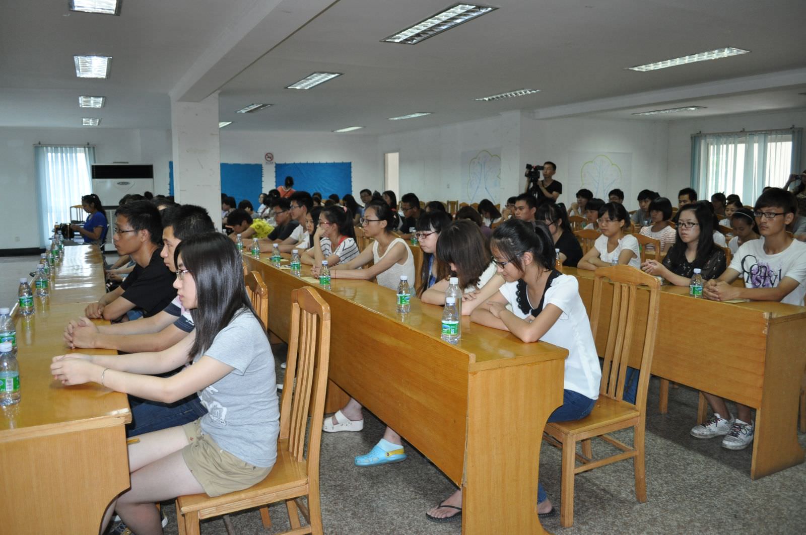 菩提心慈善基金首度“慈航”   助夢(mèng)昆山困難學(xué)子