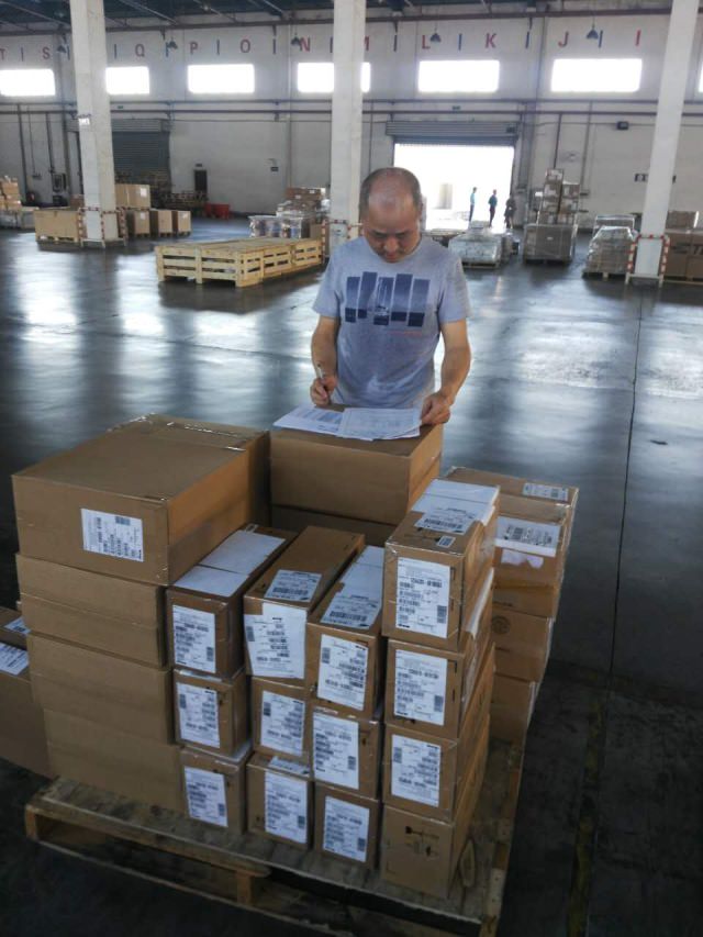 飛力達(dá):高溫堅(jiān)守崗位:“炙烤”下的一線員工