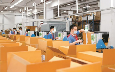 深圳特區(qū)報頭版報道深圳飛力達物流暢旺