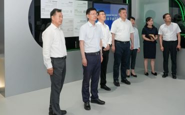 蘇州市人大常委會主任李亞平一行調(diào)研飛力達